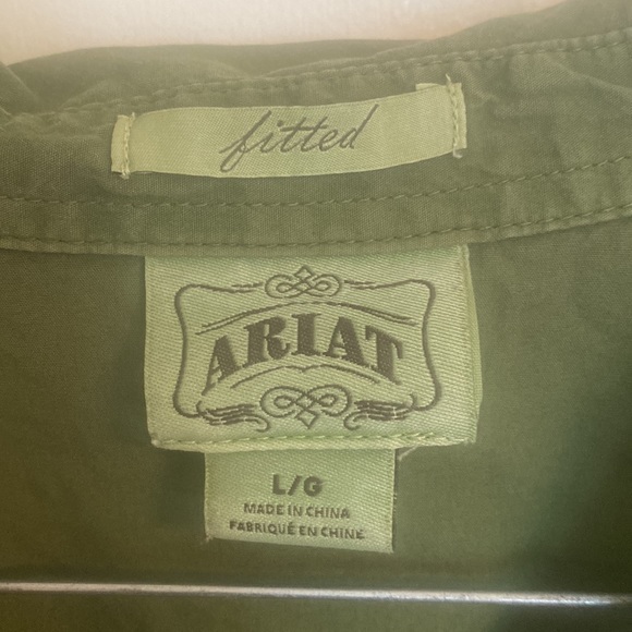 ARIAT button up - Picture 6 of 11